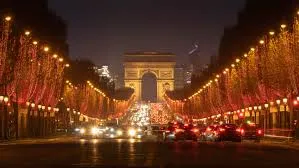 Paris Travel Itinerary night
